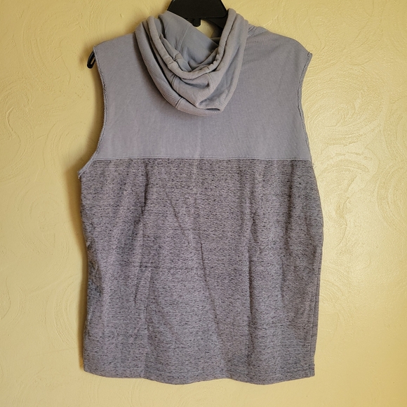 Under Armour Tank - Picture 2 of 2